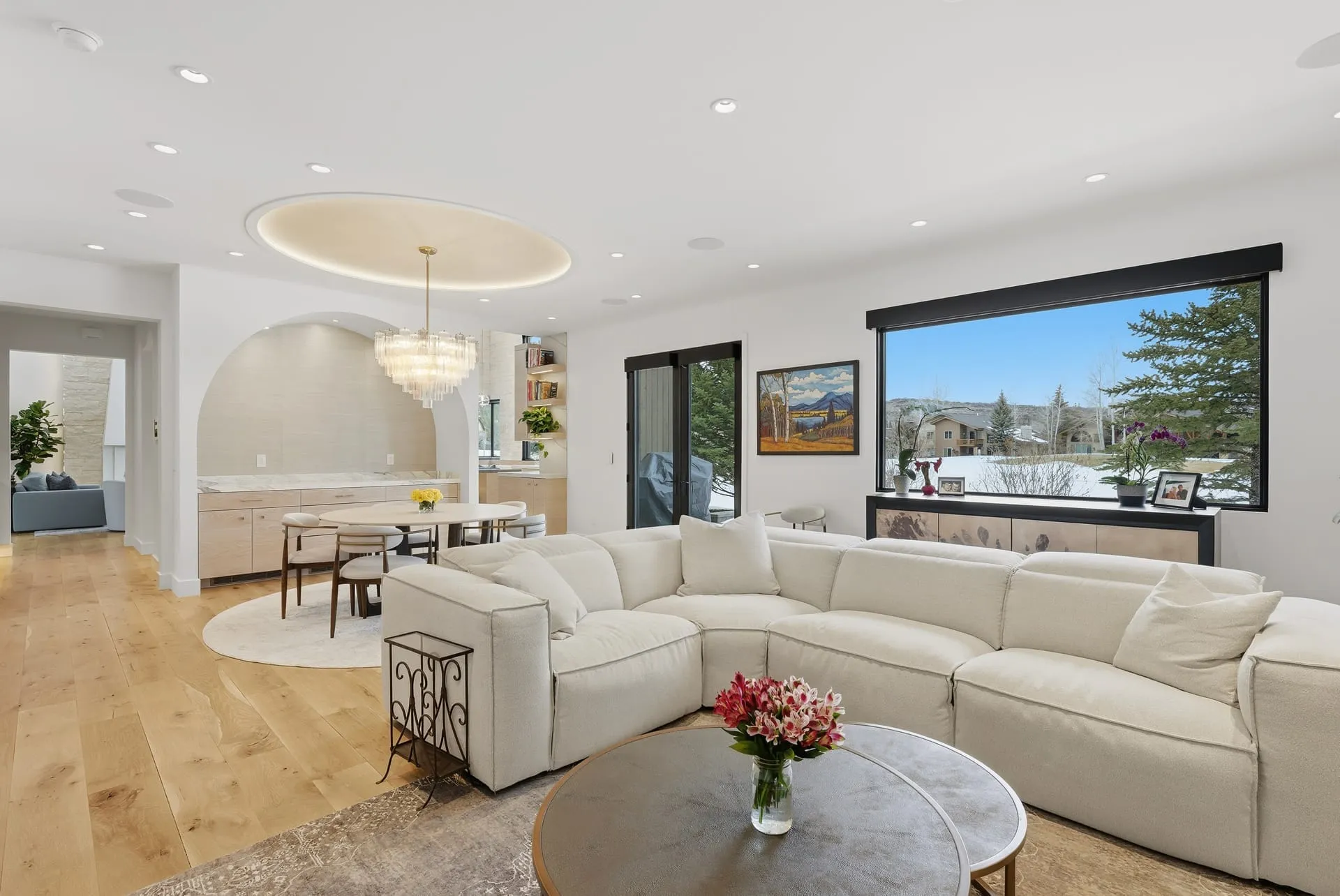 Family room circular cove
