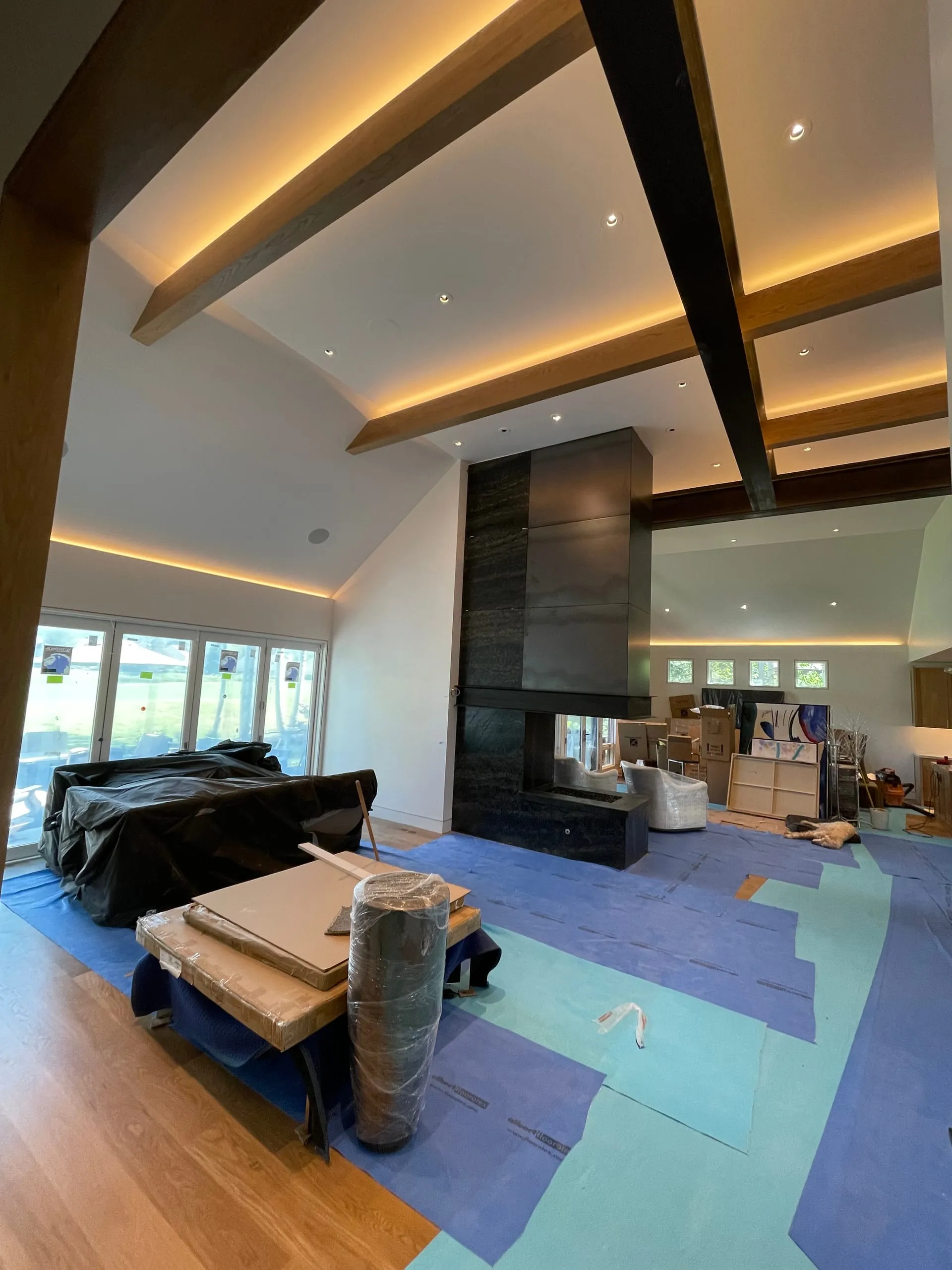 Great room beam cove lighting